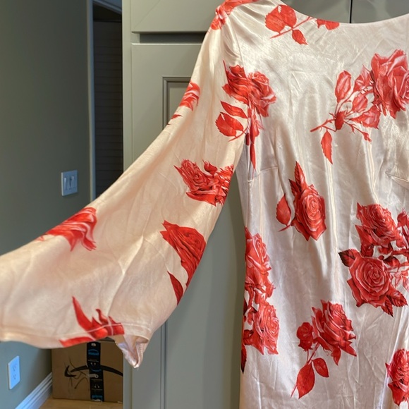 NWT Meshki Davina Satin Long Sleeve Floral  Mini Dress - Rose Print - Picture 9 of 12